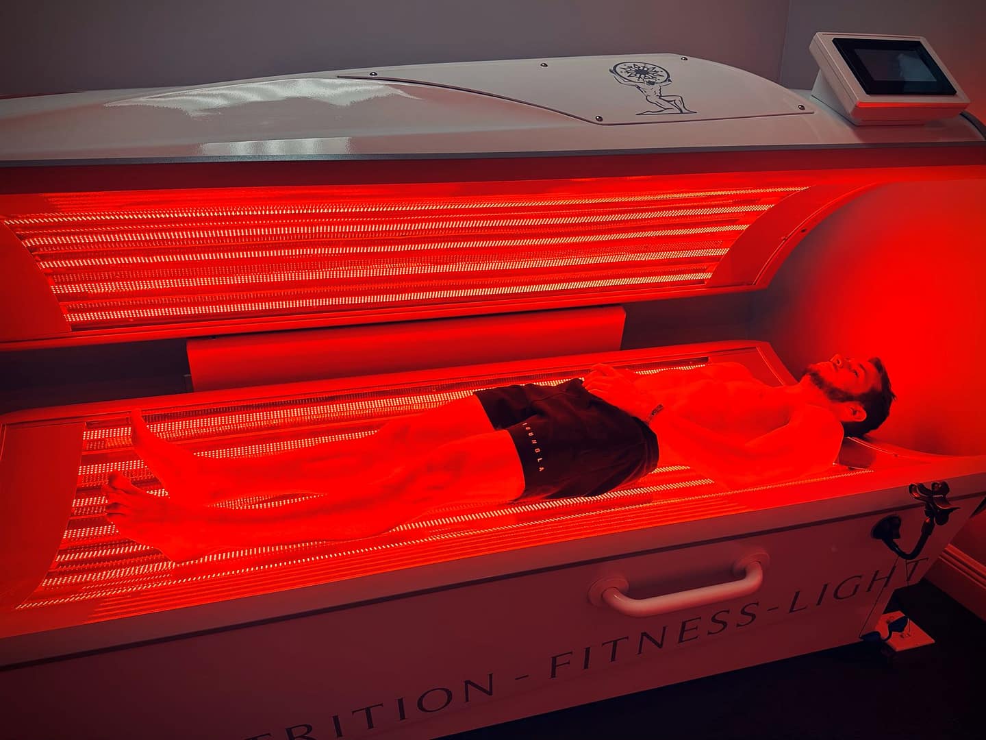 Reduce pain, lose weight and improve health with red light bed - Prism Light Pod.