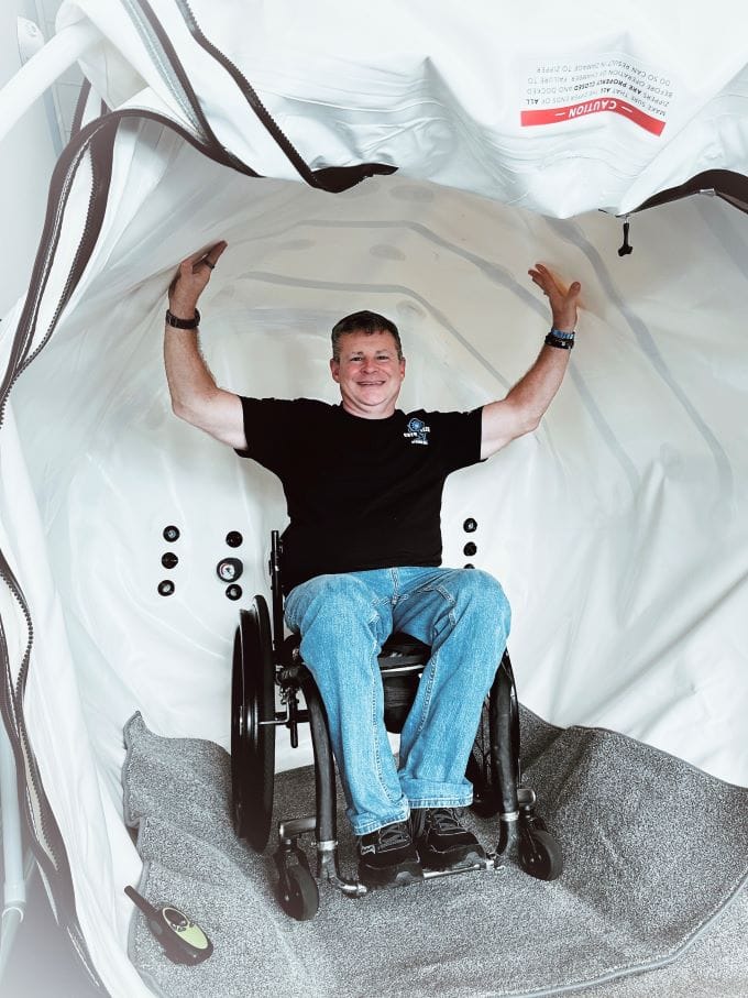 ADA (wheel chair) accessible hyperbaric chamber in Cryo-eeze Spring Hill.